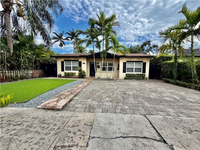  2 BR,  1.00 BTH &nbsp; style home in Miami