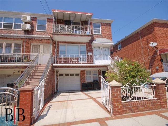  7 BR,  6.00 BTH &nbsp;Multi-family style home in Bath Beach
