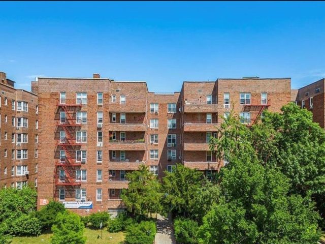 Studio,  1.00 BTH &nbsp;Co-op style home in Brighton Beach
