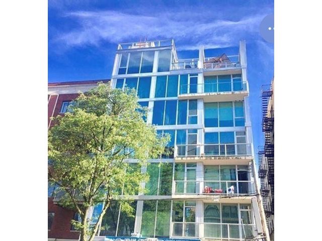  2 BR,  2.00 BTH &nbsp;Condominium style home in Brighton Beach