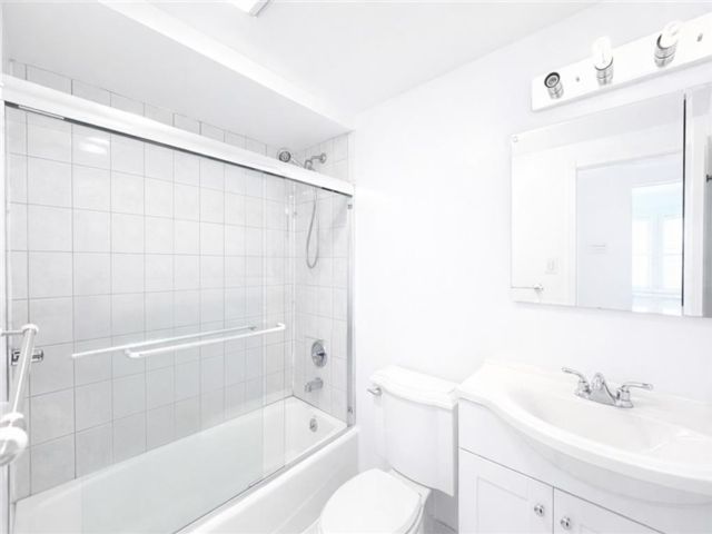 [PHOTO]