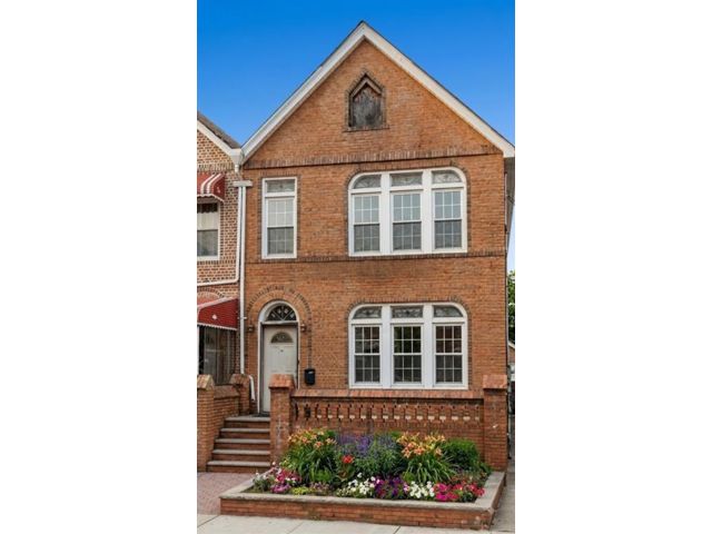  8 BR,  0.00 BTH &nbsp;Multi-family style home in East Flatbush