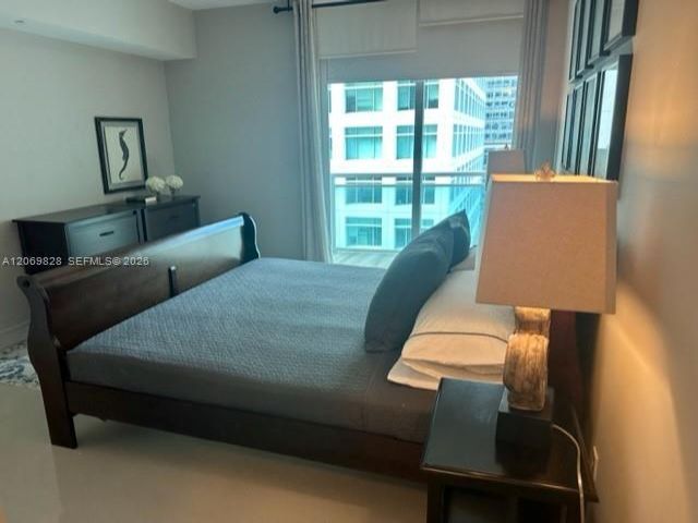 [PHOTO]
