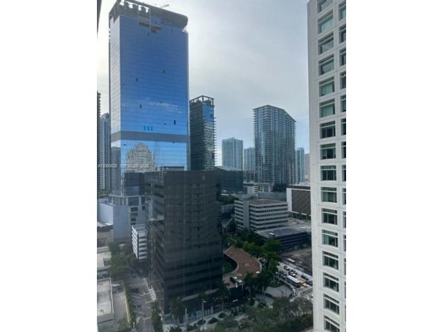[PHOTO]