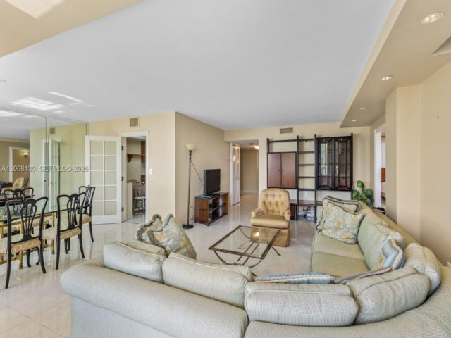  3 BR,  2.00 BTH &nbsp; style home in Miami