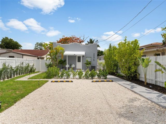  2 BR,  1.00 BTH &nbsp; style home in Miami
