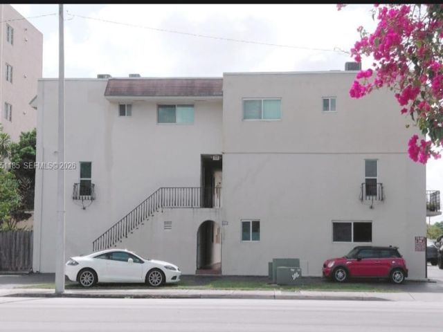  2 BR,  1.00 BTH &nbsp; style home in Miami