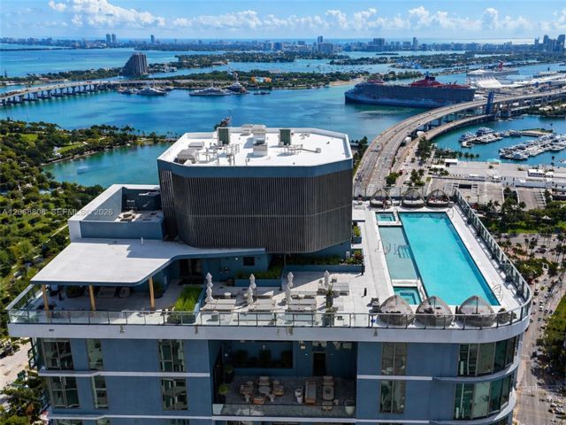  1 BR,  2.00 BTH &nbsp; style home in Miami