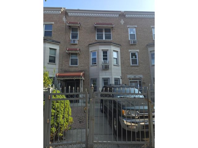  6 BR,  4.00 BTH &nbsp;Townhouse style home in Bedford Stuyvesant