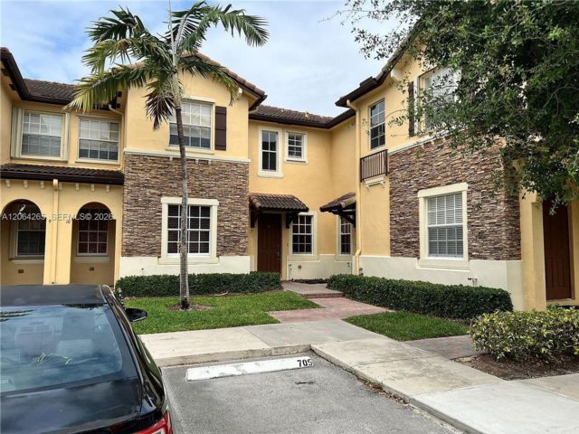  3 BR,  3.00 BTH &nbsp; style home in Miami