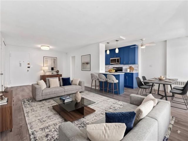  1 BR,  1.00 BTH &nbsp;Condominium style home in Coney Island