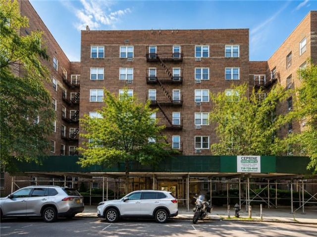  1 BR,  1.00 BTH &nbsp;Co-op style home in Bensonhurst