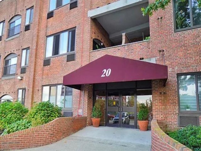  2 BR,  2.00 BTH &nbsp;Condominium style home in St. George
