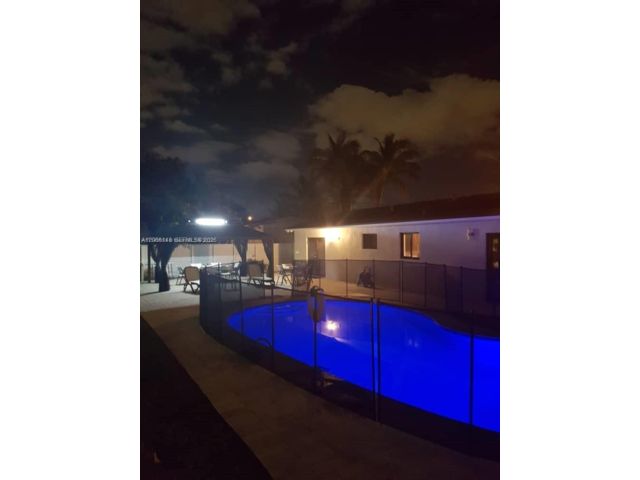 [PHOTO]
