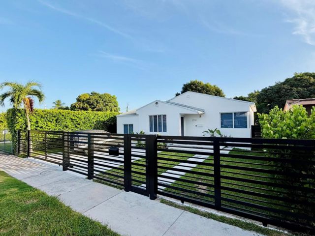  4 BR,  2.00 BTH &nbsp; style home in Miami