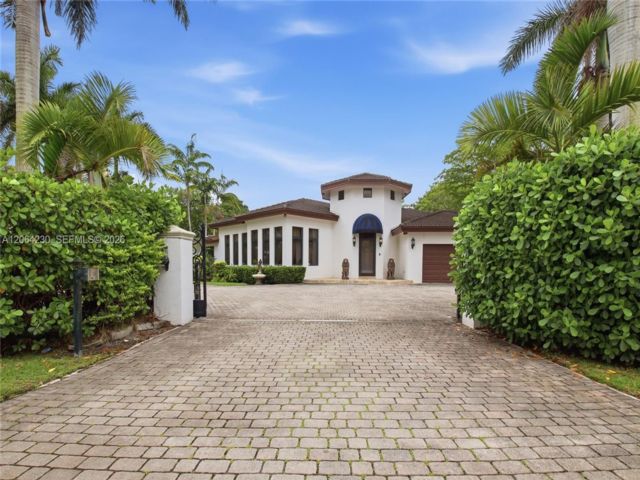  6 BR,  6.00 BTH &nbsp; style home in Miami