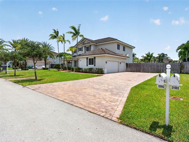  5 BR,  3.00 BTH &nbsp; style home in Miami