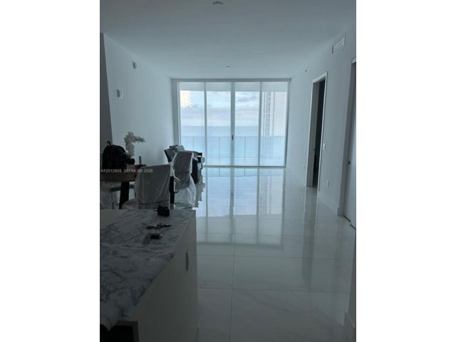 [PHOTO]