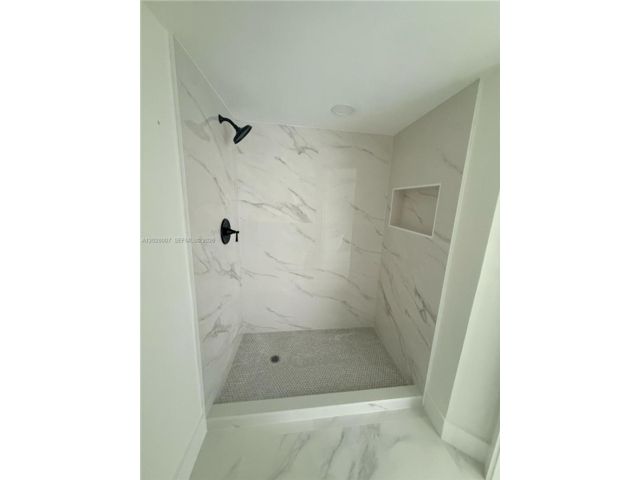 [PHOTO]