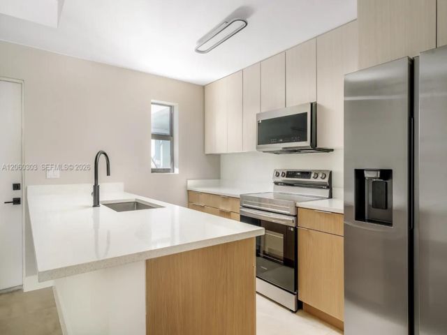  3 BR,  2.00 BTH &nbsp; style home in Miami