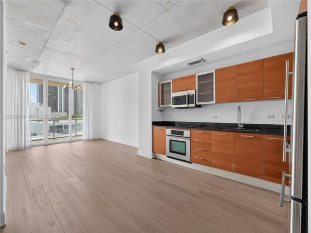  1 BR,  2.00 BTH &nbsp; style home in Miami