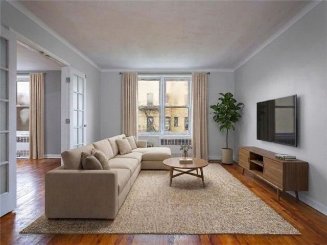  2 BR,  1.00 BTH &nbsp;Co-op style home in Homecrest