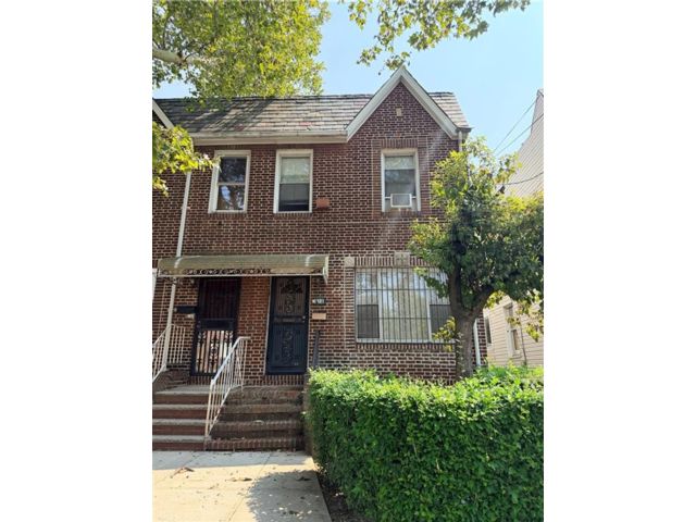  3 BR,  2.00 BTH &nbsp;Single family style home in Madison