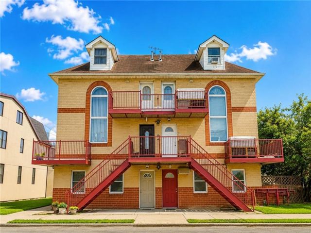  2 BR,  2.00 BTH &nbsp;Condominium style home in Sheepshead Bay