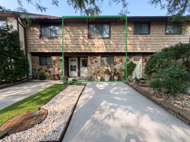  3 BR,  2.00 BTH &nbsp;Condominium style home in Arden Heights