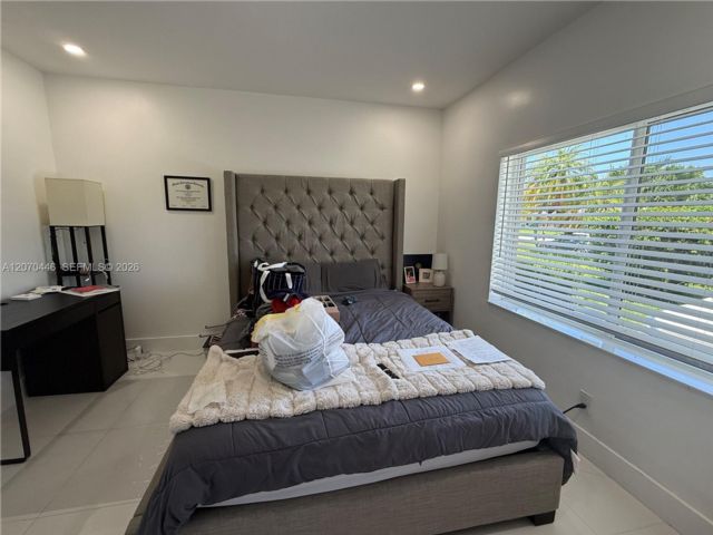 [PHOTO]