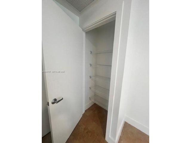 [PHOTO]