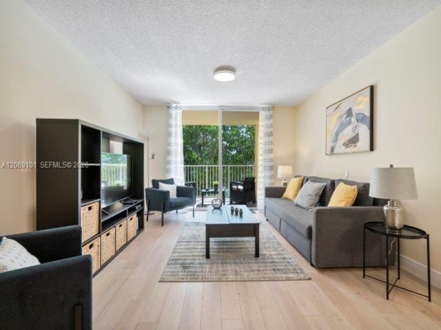  2 BR,  2.00 BTH &nbsp; style home in Aventura