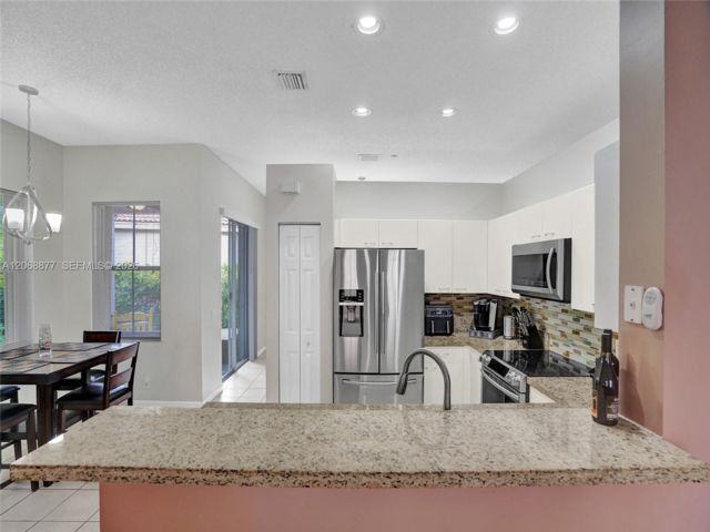 [PHOTO]