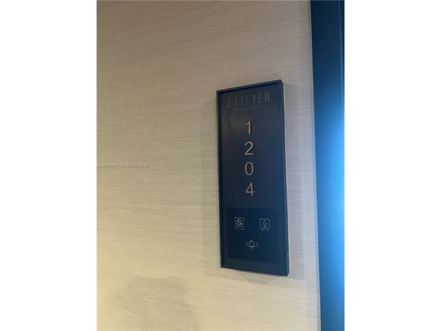 [PHOTO]