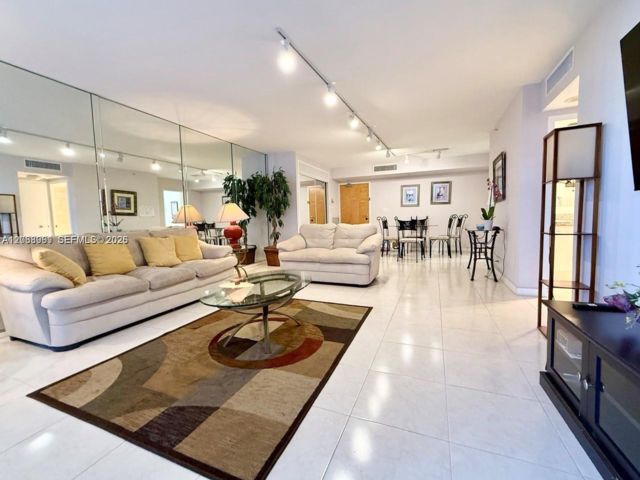 1 BR,  1.00 BTH &nbsp; style home in Surfside