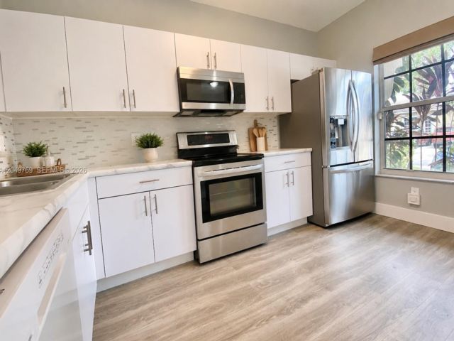 [Pembroke Pines Real Estate, listing number 3347474]