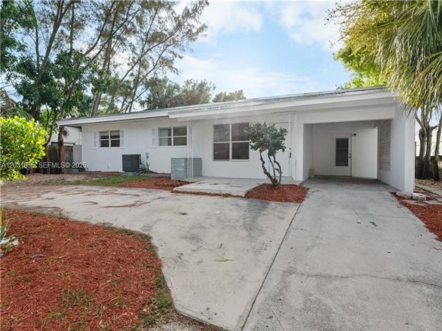  5 BR,  2.00 BTH &nbsp; style home in Fort Lauderdale