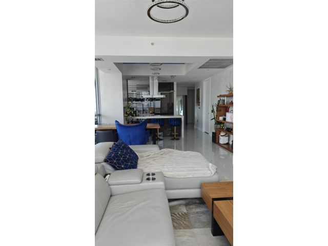 [PHOTO]