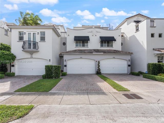  3 BR,  4.00 BTH &nbsp; style home in Fort Lauderdale