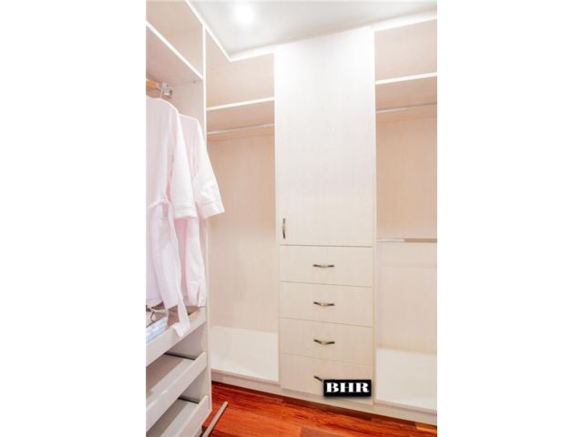 [PHOTO]