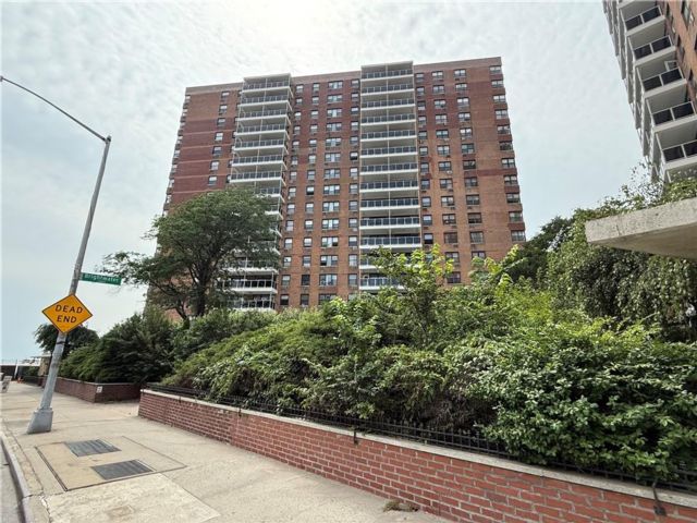  1 BR,  1.00 BTH &nbsp;Co-op style home in Sheepshead Bay