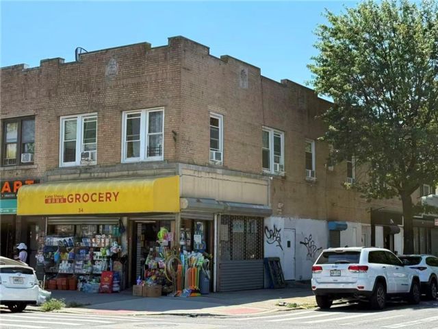 Studio,  0.00 BTH &nbsp;Mixed use style home in Bensonhurst