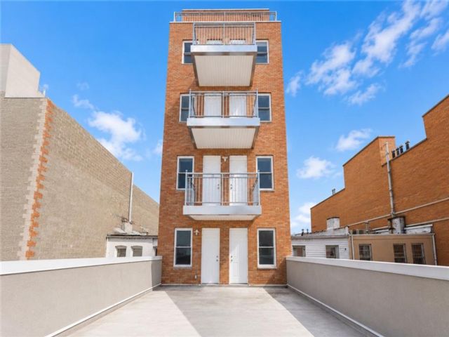  1 BR,  1.00 BTH &nbsp;Condominium style home in Boro-park