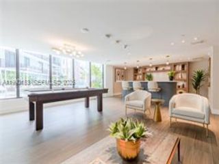 [PHOTO]