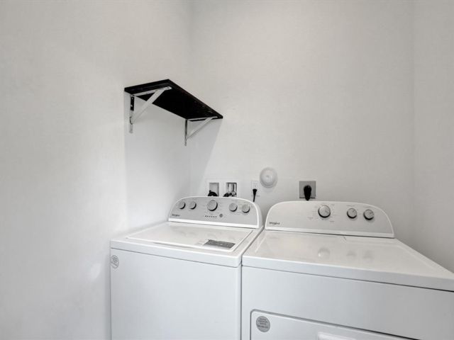 [PHOTO]