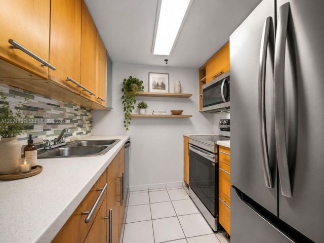  2 BR,  2.00 BTH &nbsp; style home in Miami