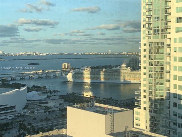 [PHOTO]