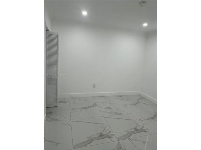 [PHOTO]