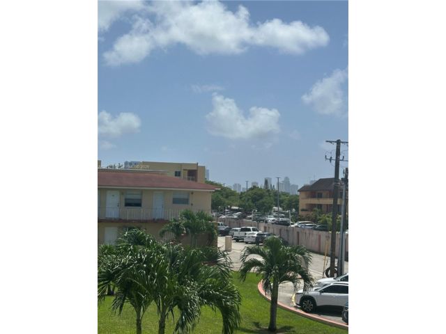 [PHOTO]