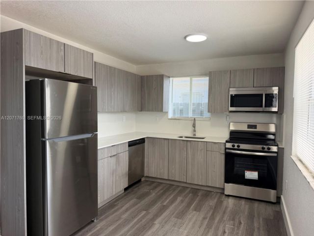  3 BR,  2.00 BTH &nbsp; style home in Miami